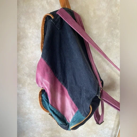 Arizona Jean Company Vintage Multicolor Canvas Backpack with Leather Accents - Picture 9 of 11